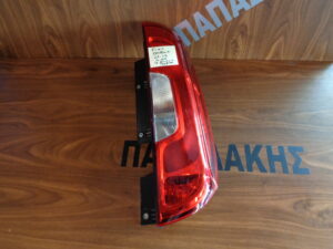 fiat-doblo-2015-2019-piso-dexio-fanari-dipli-porta  